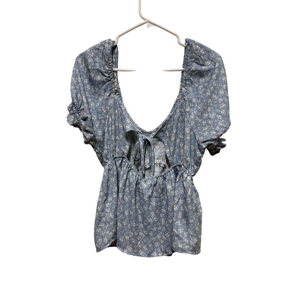 RSQ rouched top with ruffle sleeve tie in back Blue/white floral Size XLarge - Picture 4 of 4